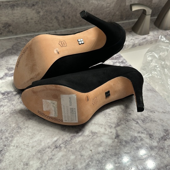 BCBG Maxazria MA-ARIENA black summer suede bootie heels. Size 7.5 - Picture 5 of 8